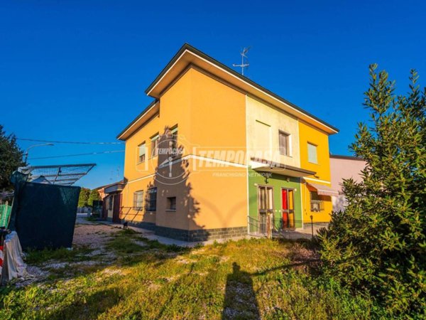 casa indipendente in vendita a Finale Emilia in zona Massa Finalese