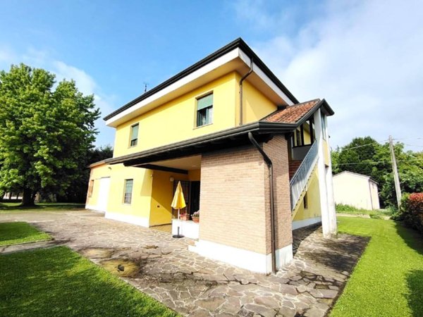 appartamento in vendita a Finale Emilia in zona Massa Finalese