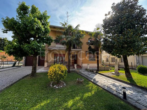 casa indipendente in vendita a Finale Emilia in zona Massa Finalese