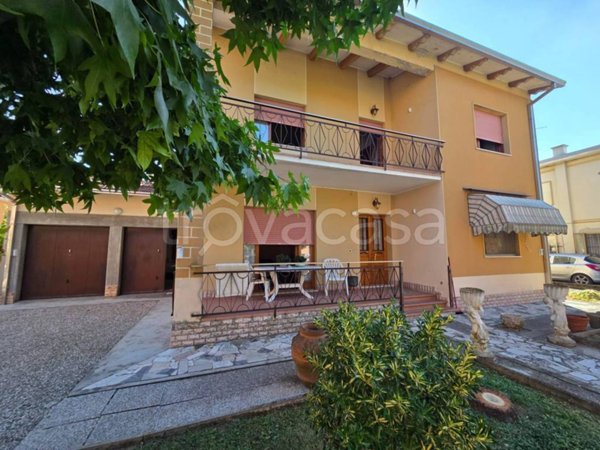 casa indipendente in vendita a Finale Emilia in zona Massa Finalese