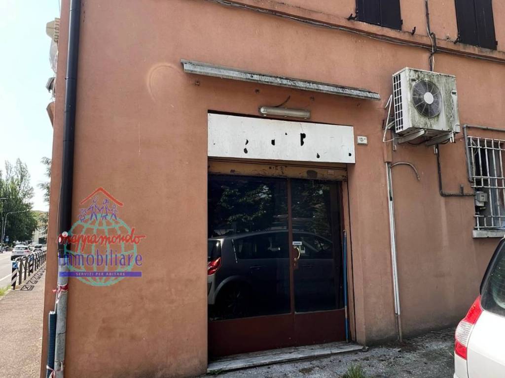 negozio in vendita a Finale Emilia