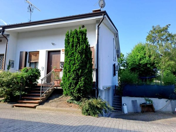 casa indipendente in vendita a Finale Emilia in zona Massa Finalese