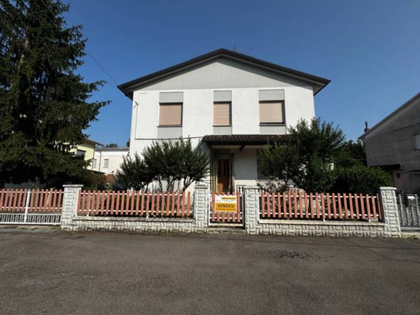 appartamento in vendita a Finale Emilia in zona Massa Finalese