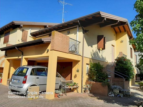 casa indipendente in vendita a Finale Emilia in zona Massa Finalese