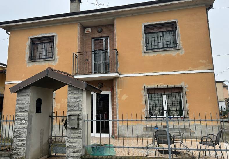 casa indipendente in vendita a Finale Emilia in zona Massa Finalese