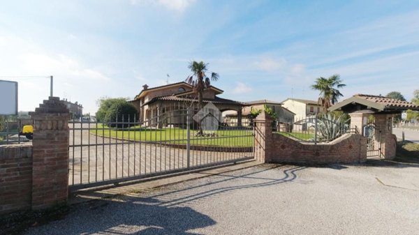 casa indipendente in vendita a Finale Emilia