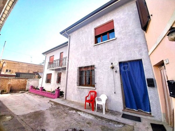 casa indipendente in vendita a Finale Emilia