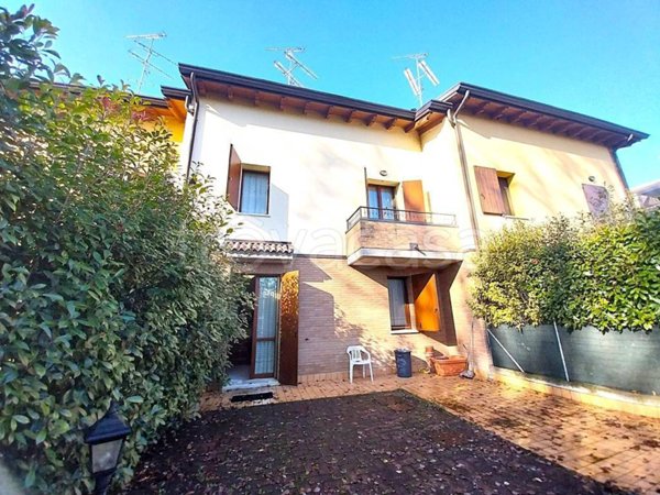 casa indipendente in vendita a Finale Emilia