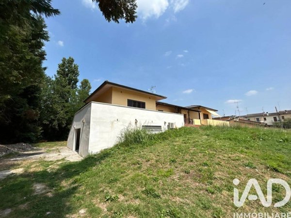 casa indipendente in vendita a Finale Emilia in zona Massa Finalese