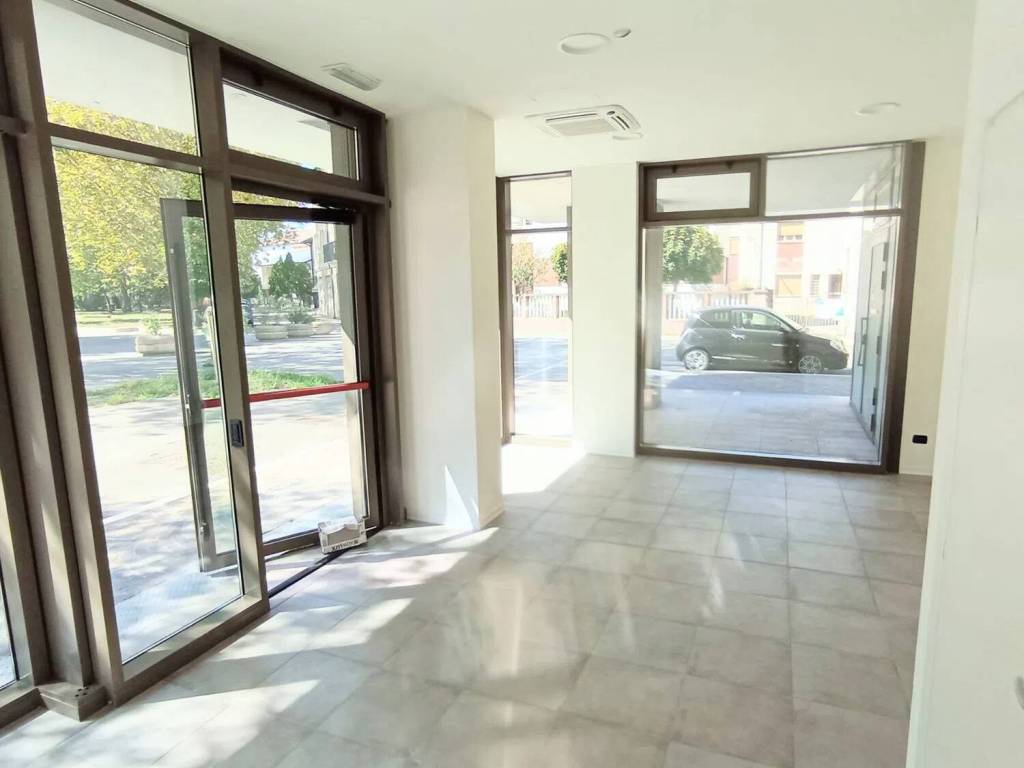 ufficio in vendita a Finale Emilia