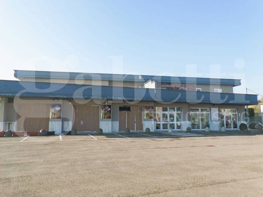 negozio in vendita a Finale Emilia in zona Massa Finalese