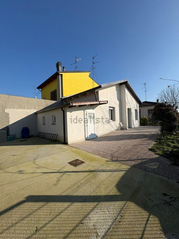 appartamento in vendita a Finale Emilia in zona Massa Finalese