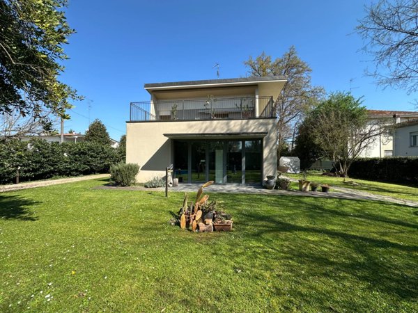 casa indipendente in vendita a Finale Emilia in zona Massa Finalese