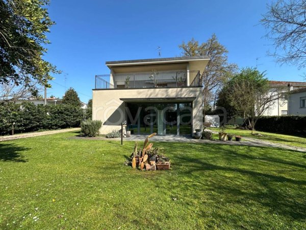 casa indipendente in vendita a Finale Emilia in zona Massa Finalese
