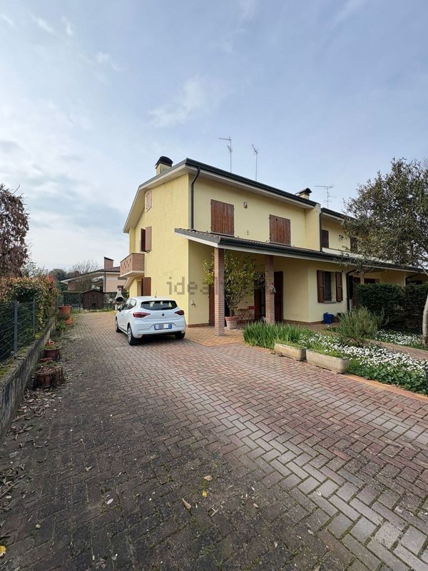 casa indipendente in vendita a Finale Emilia in zona Massa Finalese