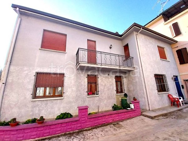 casa indipendente in vendita a Finale Emilia