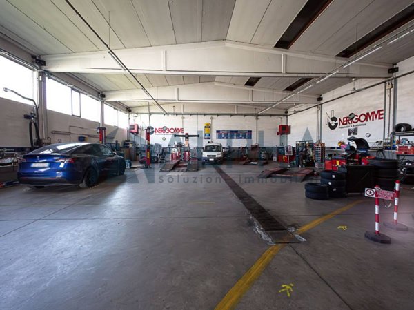 locale commerciale in vendita a Finale Emilia