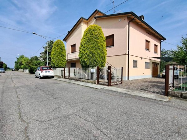 casa indipendente in vendita a Finale Emilia in zona Massa Finalese