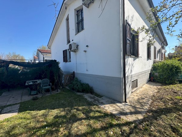 casa indipendente in vendita a Finale Emilia