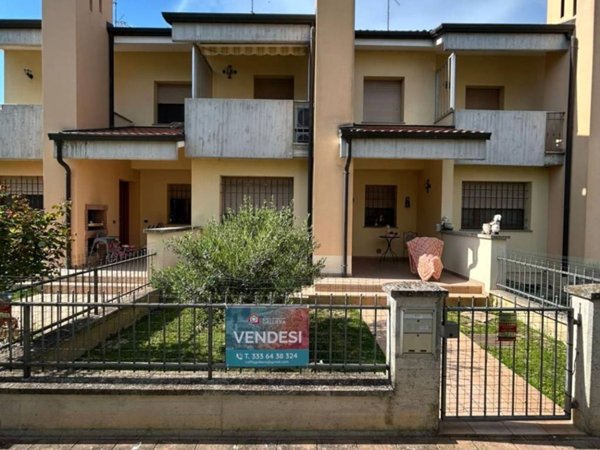 casa indipendente in vendita a Finale Emilia in zona Massa Finalese