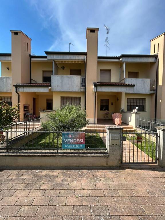 casa indipendente in vendita a Finale Emilia in zona Massa Finalese