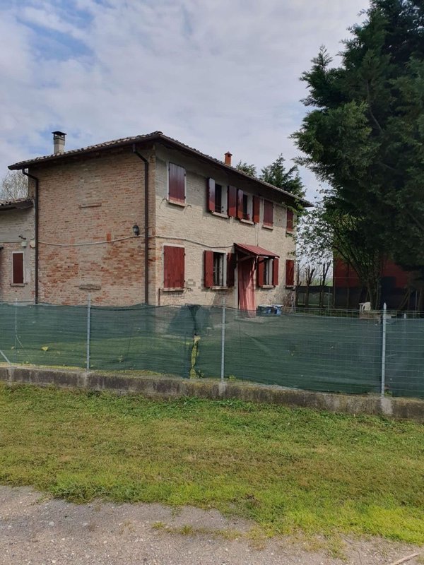casa indipendente in vendita a Finale Emilia in zona Canaletto