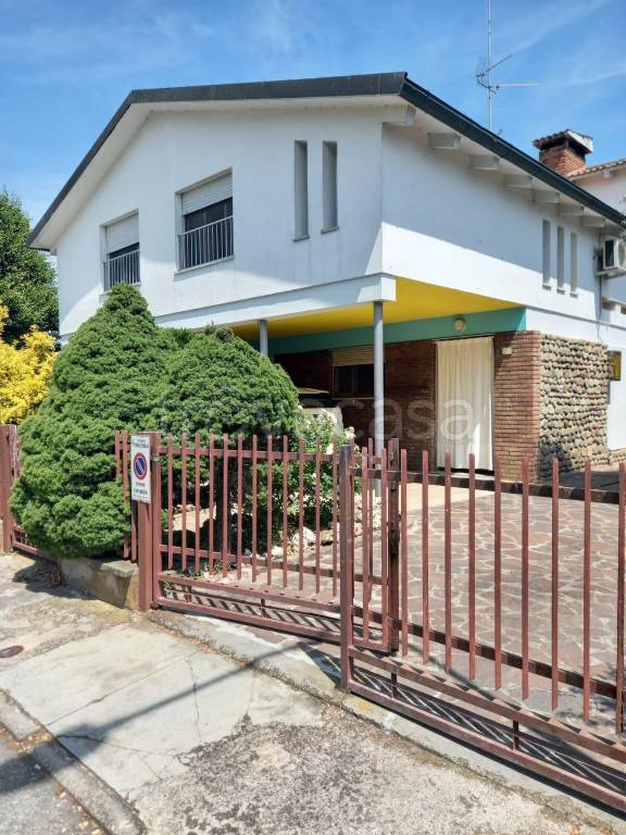 casa indipendente in vendita a Finale Emilia in zona Massa Finalese
