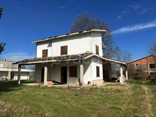casa indipendente in vendita a Finale Emilia in zona Massa Finalese