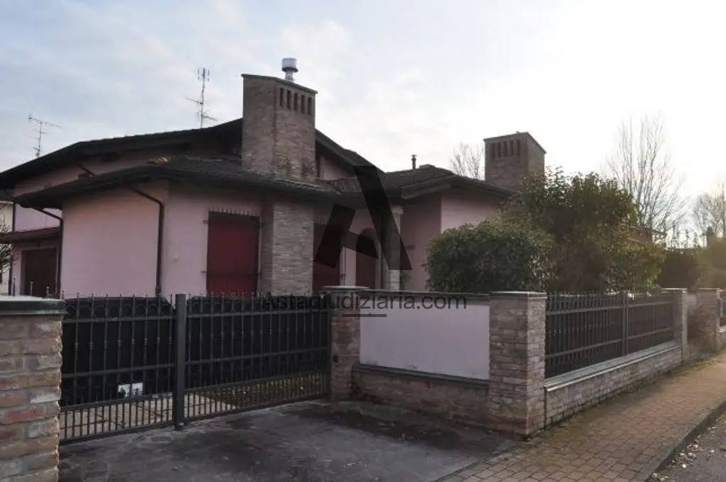 casa indipendente in vendita a Finale Emilia in zona Massa Finalese