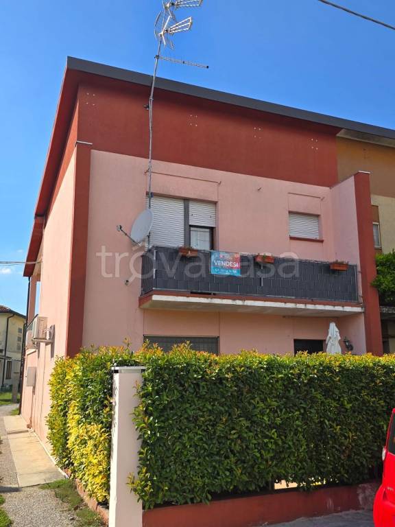 casa indipendente in vendita a Finale Emilia in zona Massa Finalese