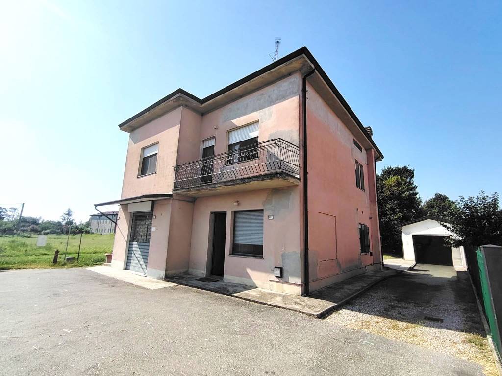 casa indipendente in vendita a Finale Emilia