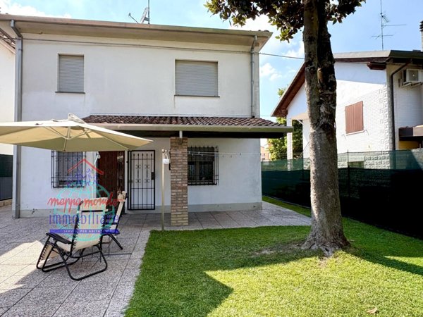 casa indipendente in vendita a Finale Emilia in zona Massa Finalese