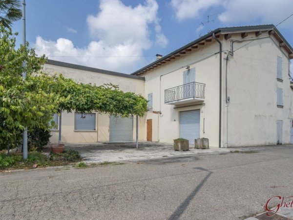 casa indipendente in vendita a Finale Emilia in zona Canaletto