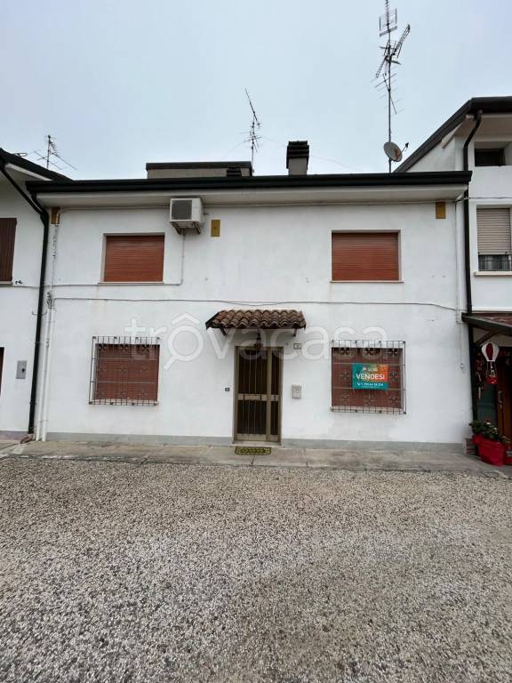 casa indipendente in vendita a Finale Emilia in zona Massa Finalese