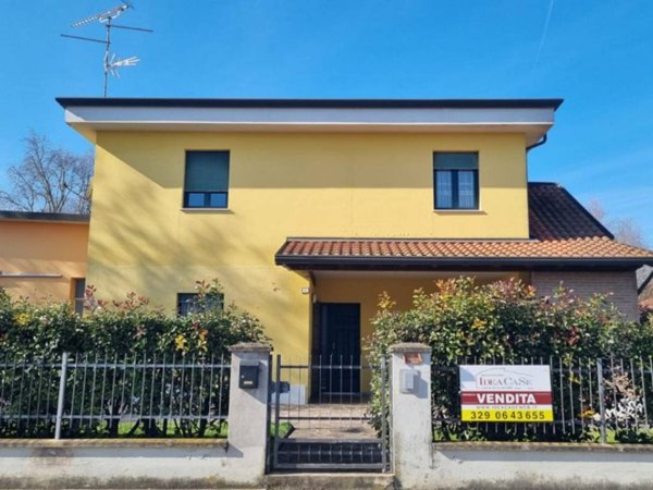 casa indipendente in vendita a Finale Emilia in zona Massa Finalese