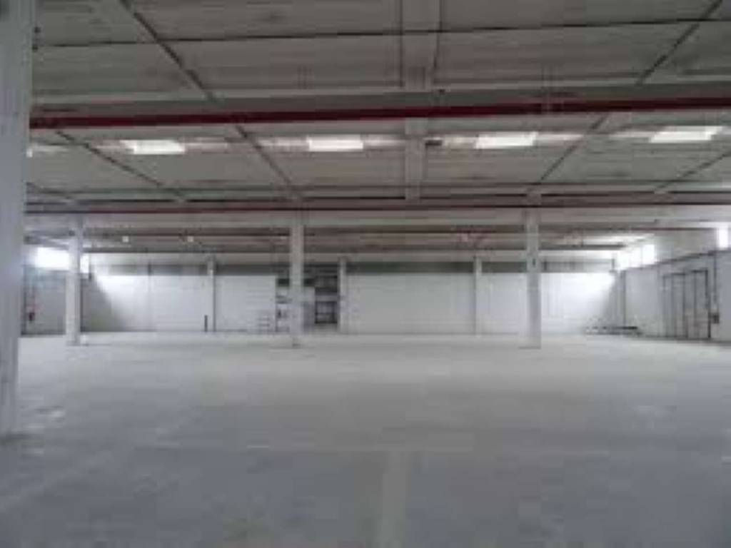 locale commerciale in vendita a Fiorano Modenese