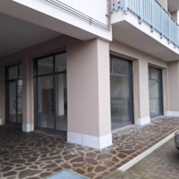 locale commerciale in vendita a Fiorano Modenese