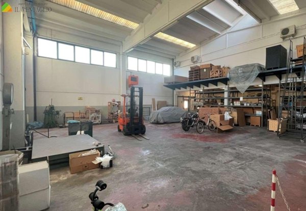locale commerciale in vendita a Fiorano Modenese