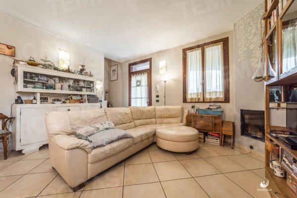 casa indipendente in vendita a Fiorano Modenese in zona Spezzano