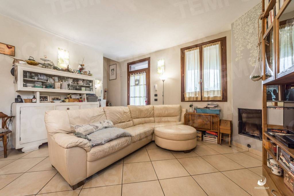 casa indipendente in vendita a Fiorano Modenese in zona Spezzano