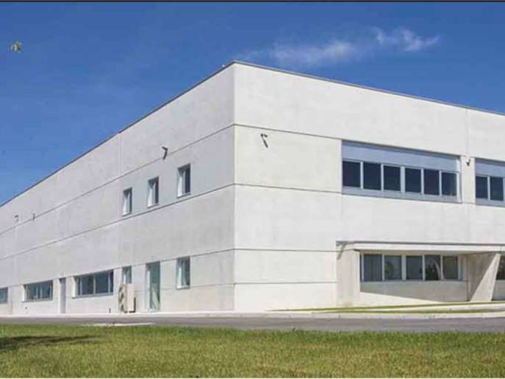 locale commerciale in vendita a Fiorano Modenese