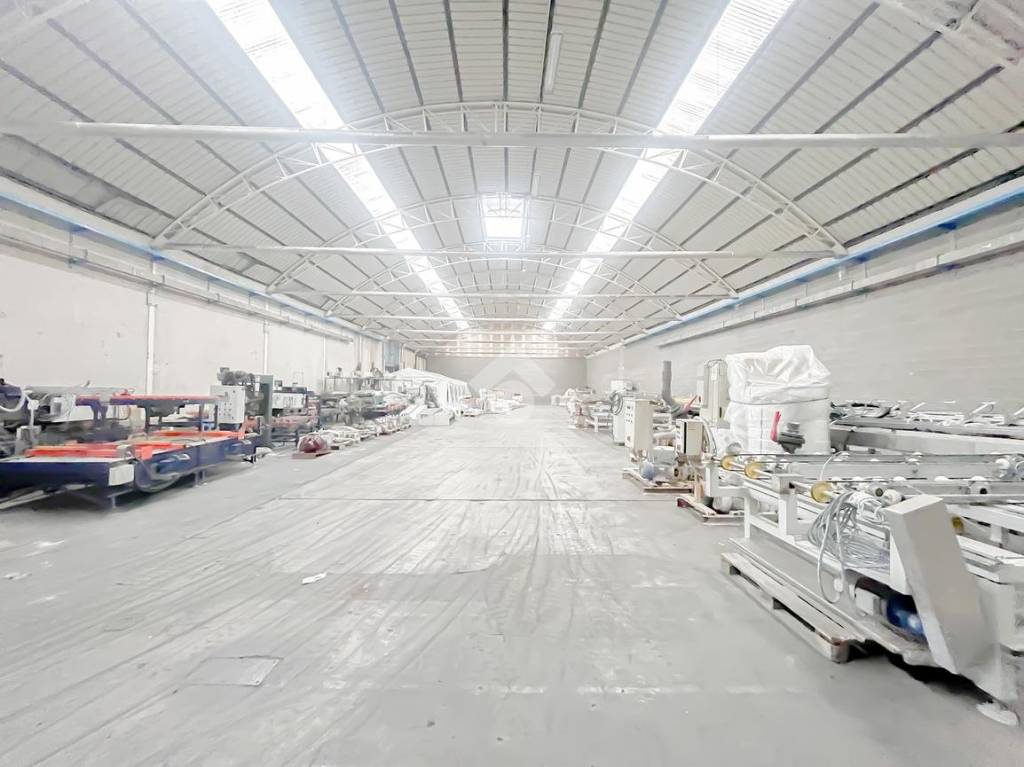 locale commerciale in vendita a Fiorano Modenese