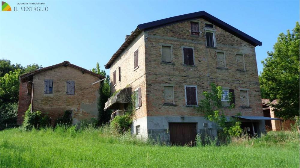 rudere in vendita a Fiorano Modenese
