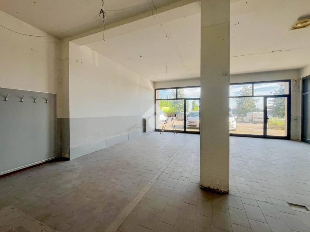 negozio in vendita a Fiorano Modenese