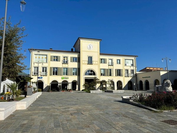 negozio in vendita a Fiorano Modenese in zona Spezzano