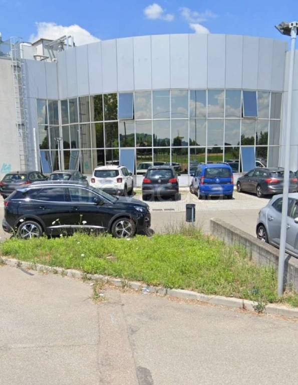 locale commerciale in vendita a Fiorano Modenese