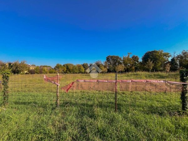 terreno edificabile in vendita a Fiorano Modenese