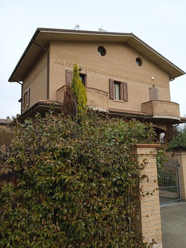 casa indipendente in vendita a Fiorano Modenese in zona Spezzano