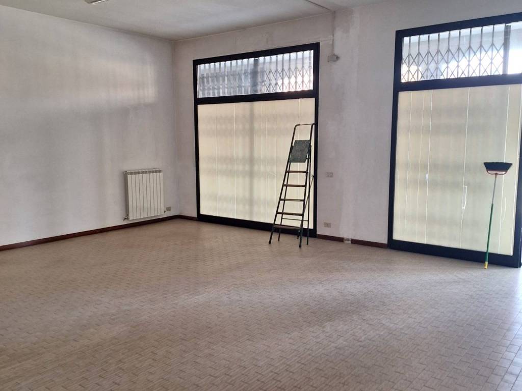 negozio in vendita a Fiorano Modenese