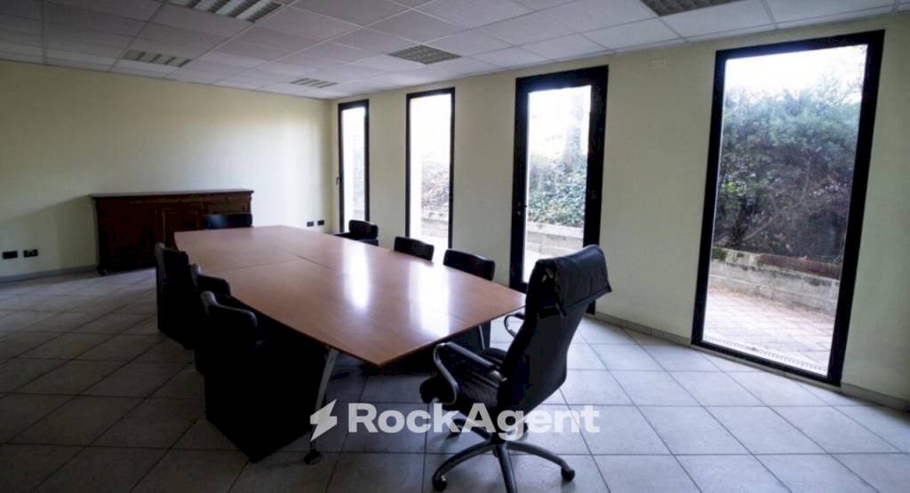 locale commerciale in vendita a Fiorano Modenese